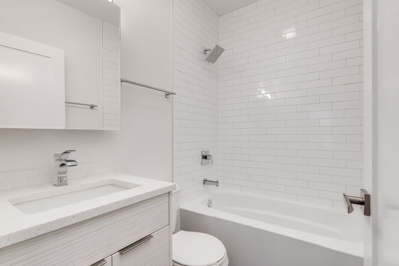 Best Bathtub Refinishing Contractors in La Vergne, TN